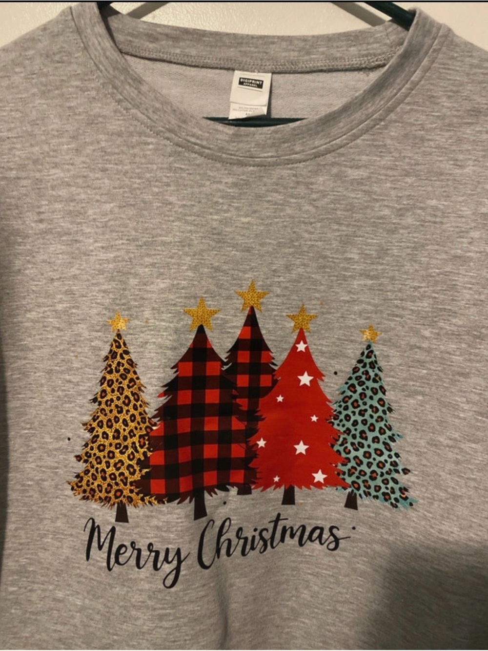 Women's Grey 'Merry Christmas' Graphic Sweatshirt - Picture 3 of 4